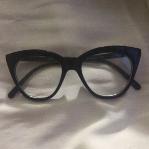 CAT EYE GLASSES